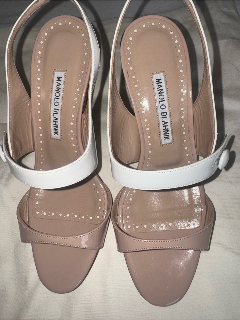 New Manolo Blahnik Two-Tone White and Nude Slingback Sandals 36/6